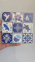 Charger l'image dans la galerie, Carrelage en relief s'inspirant des azulejos portugais et du zellige marocain.